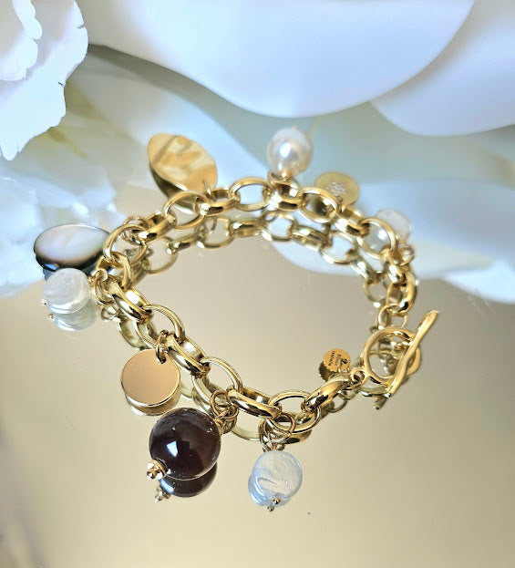 Mother-of-pearl and gold-plated fone necklace