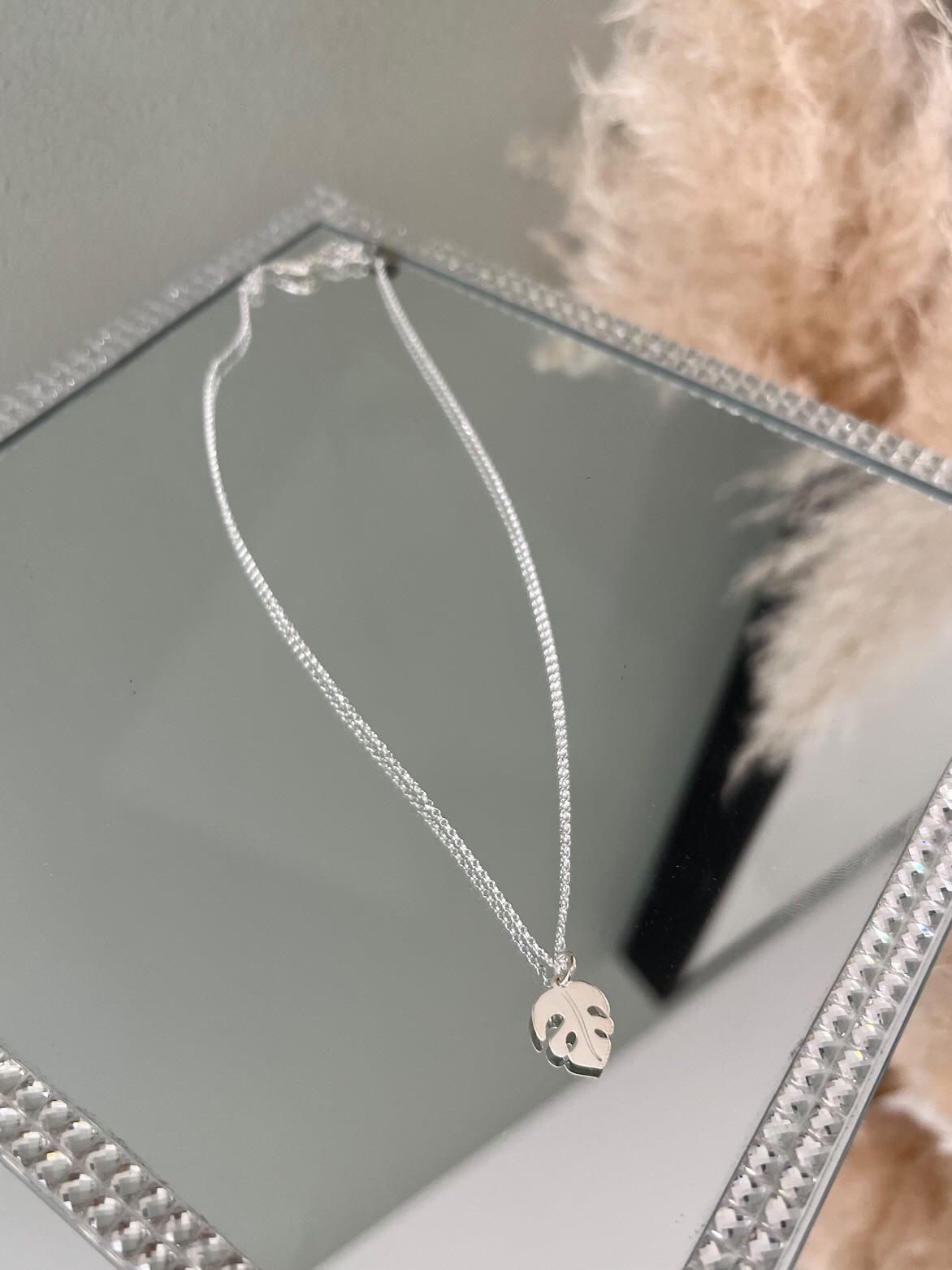 Collier MONSTERA
