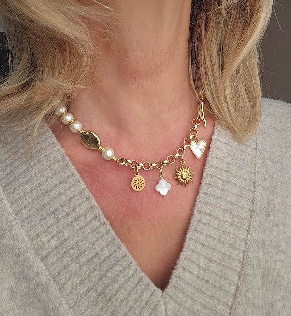Mother-of-pearl and gold-plated fone necklace