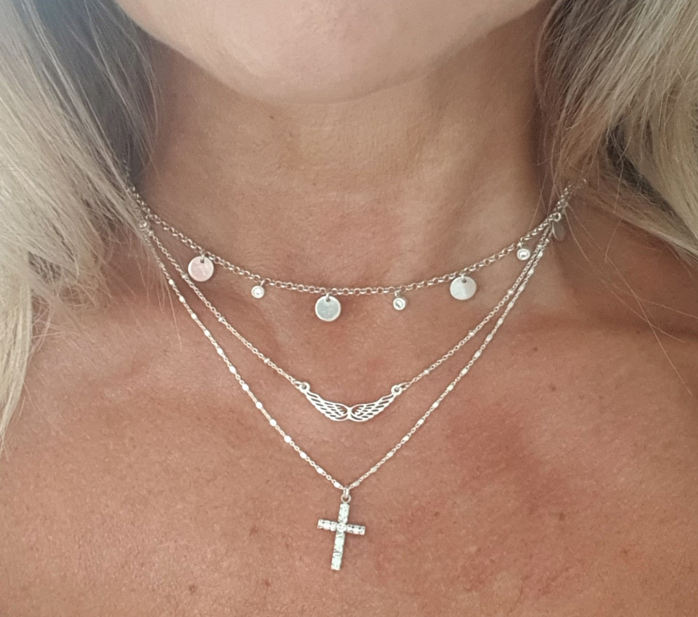 Spread wings necklace