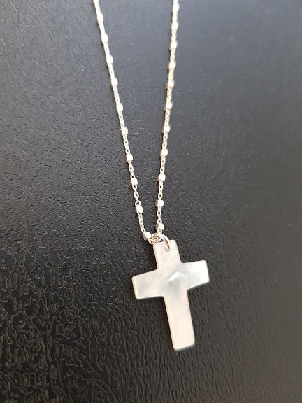 Collier Croix en nacre