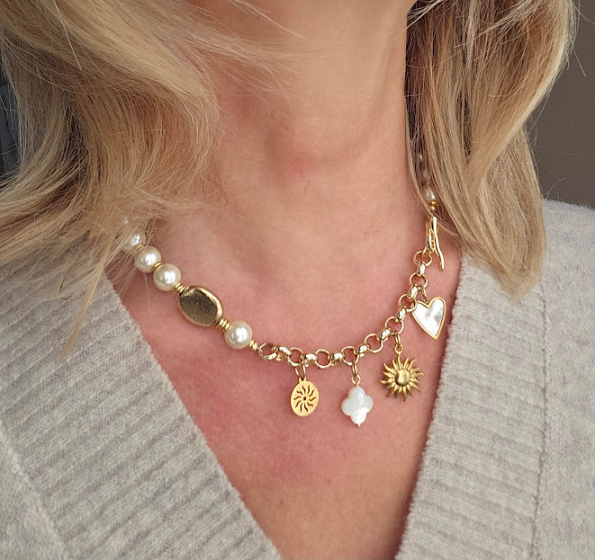 Mother-of-pearl and gold-plated fone necklace